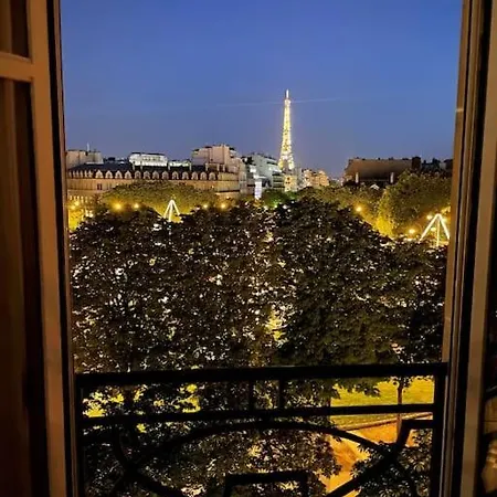 Champs Elysees Amazing View Eiffel Tower