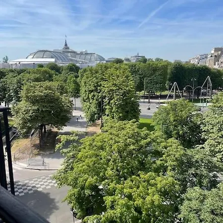 Champs Elysees Amazing View Eiffel Tower París